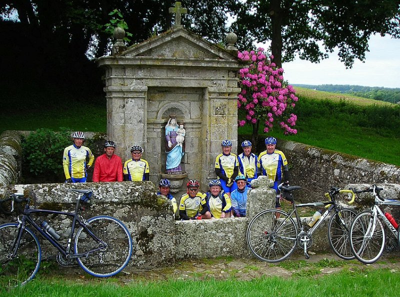 2011-05-12 22 Carmes Fontaine Notre Dame de la Clarte.JPG